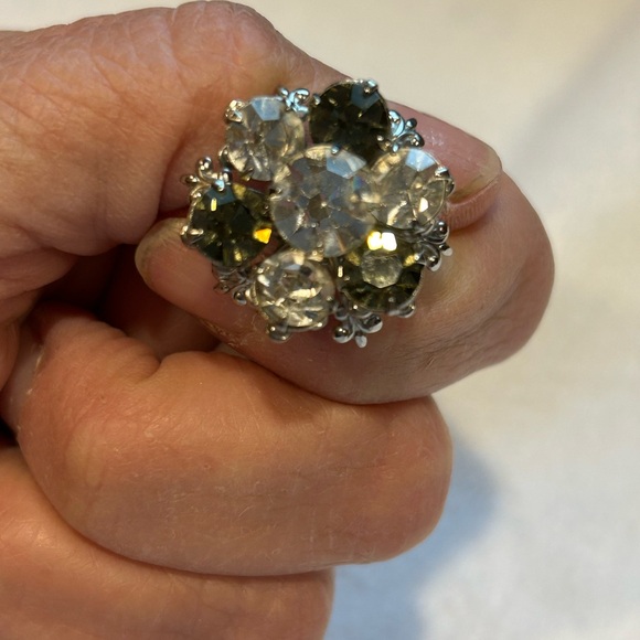 Vintage Elegant Silver and Black Crystal Earrings with Screw Backs - Picture 6 of 9